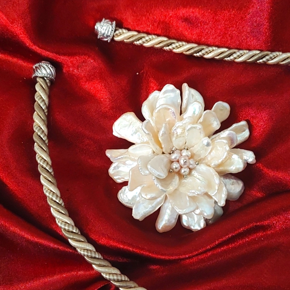 Mop Cornflake Flower Pendant/Enhancer Magnetic Sa… - image 3